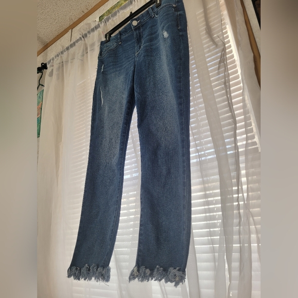 Democracy Jeans Womens Size 12 Ankle Cropped Distressed Raw Hem Blue Denim - Picture 9 of 9